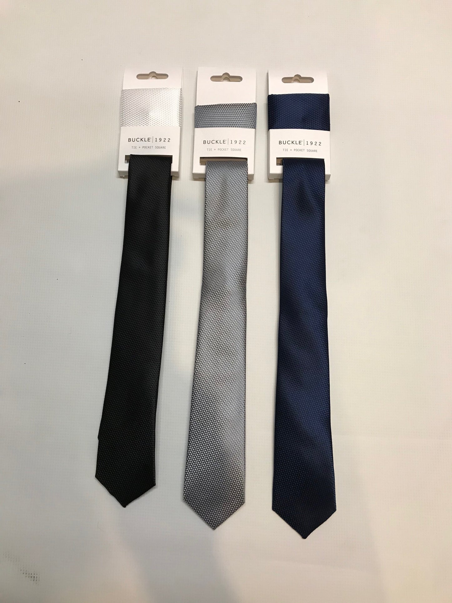 Buckle Tie & Pocket Square – Textured Plain